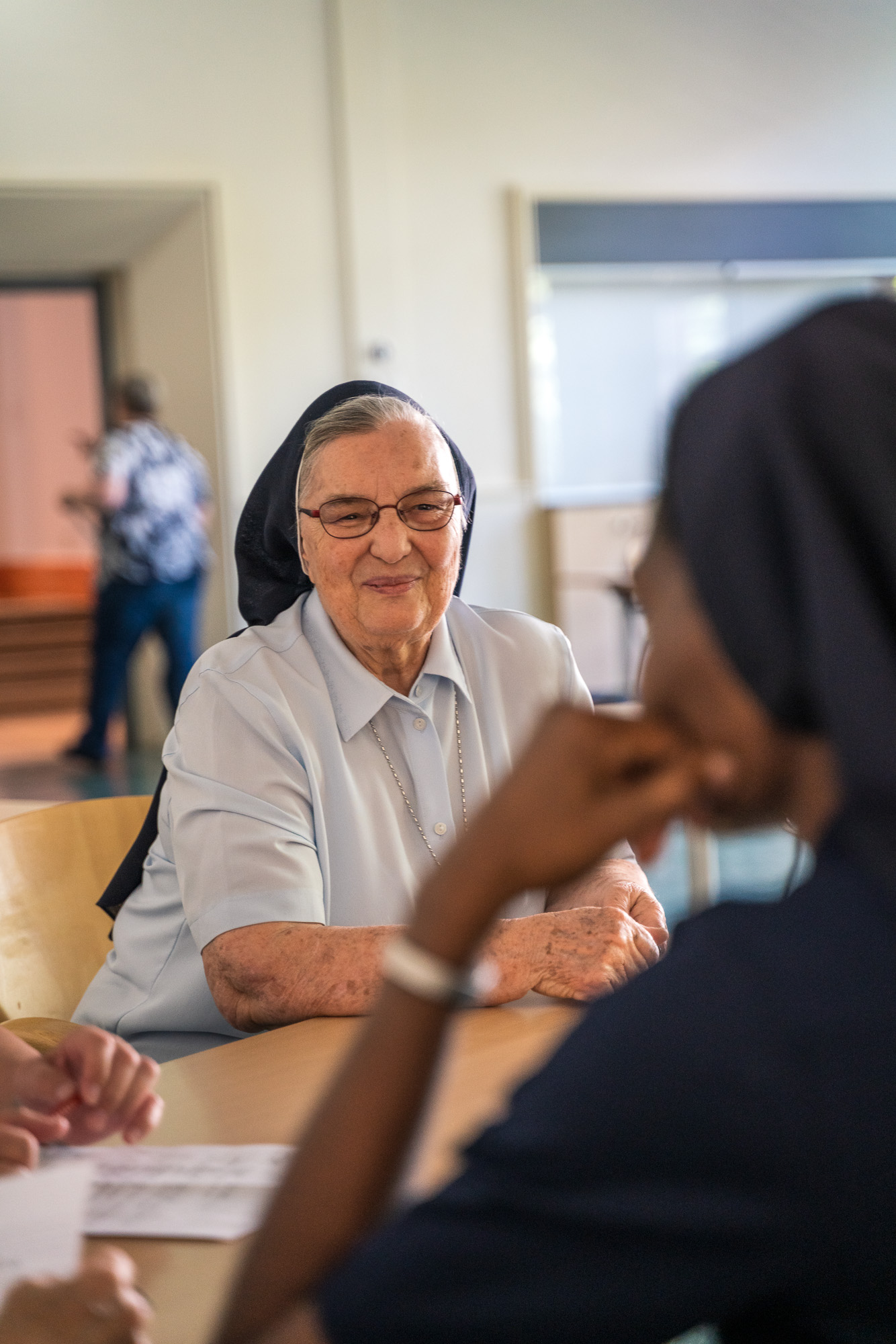 Sr. Raymunda und Sr. Diana im Gespräch im Mutterhaus Münster Hiltrup